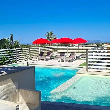 Bed and Breakfast La Rocca Scavata 4*