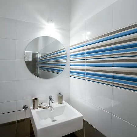 La Rocca Scavata Рильево